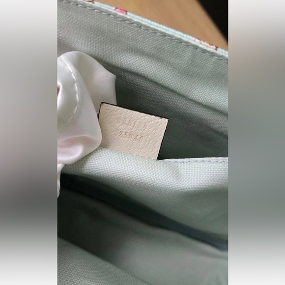 Gucci Blue and Cream Floral Tote - Picture 6 of 8